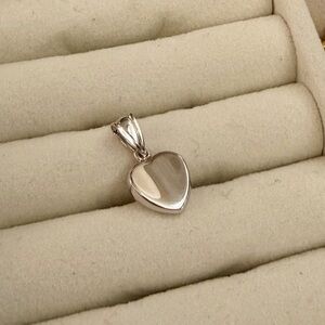 Unused 14k White Gold Heart Pendant